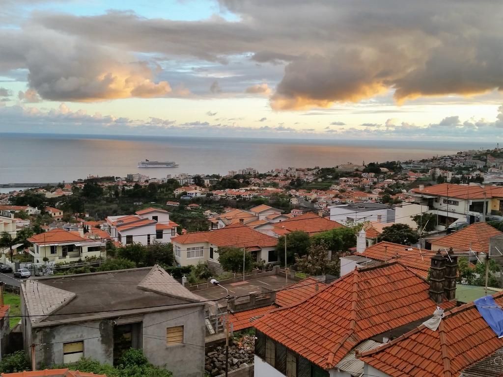 Villa Casa De Ferias Dos Marmeleiros Funchal  Camera foto